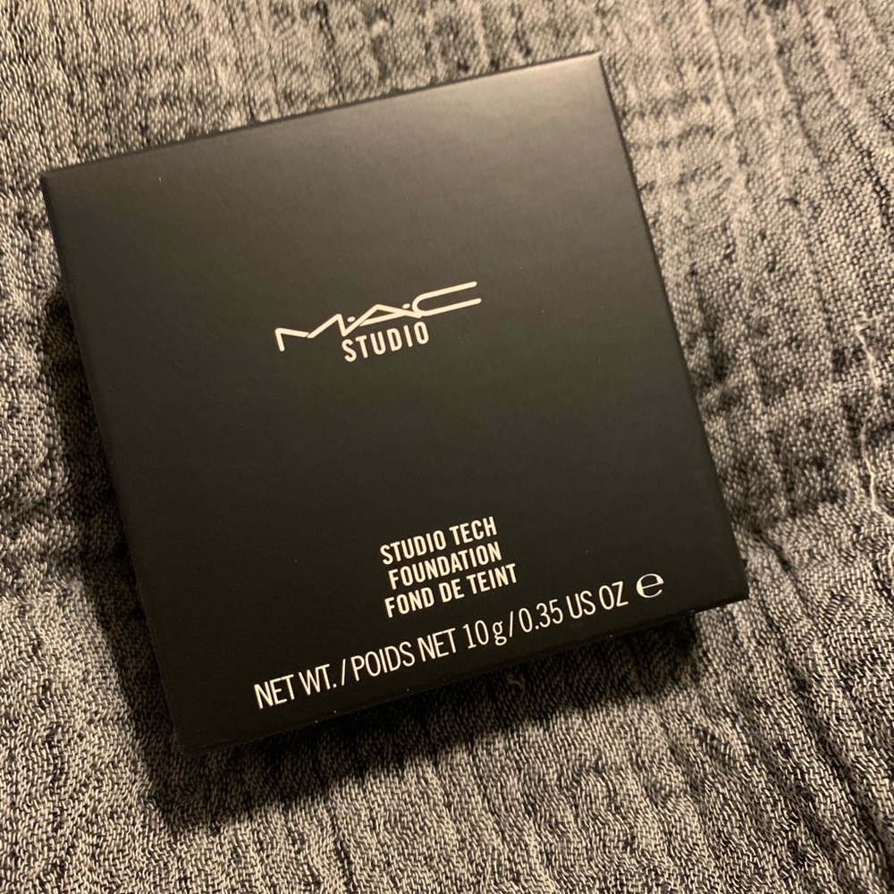NIB Mac Studio Tech NC50 Foundation